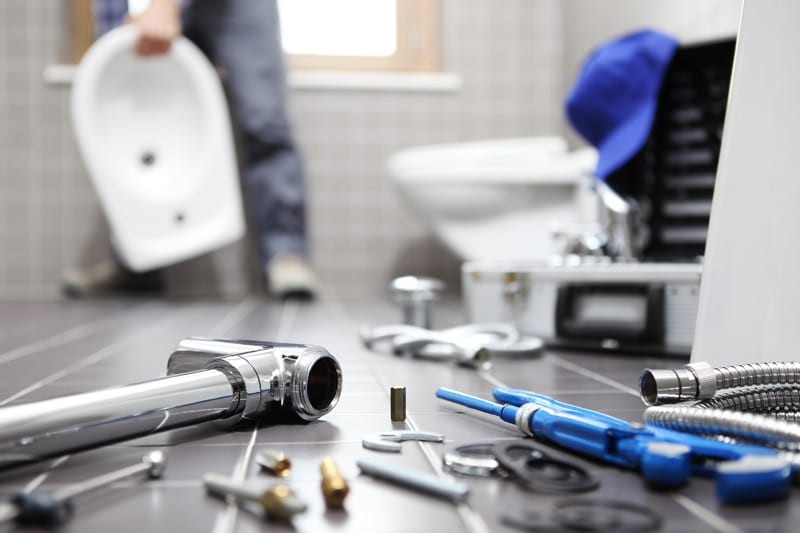 What Are The Signs To Call For Professional Pipe Replacement Plumbers?